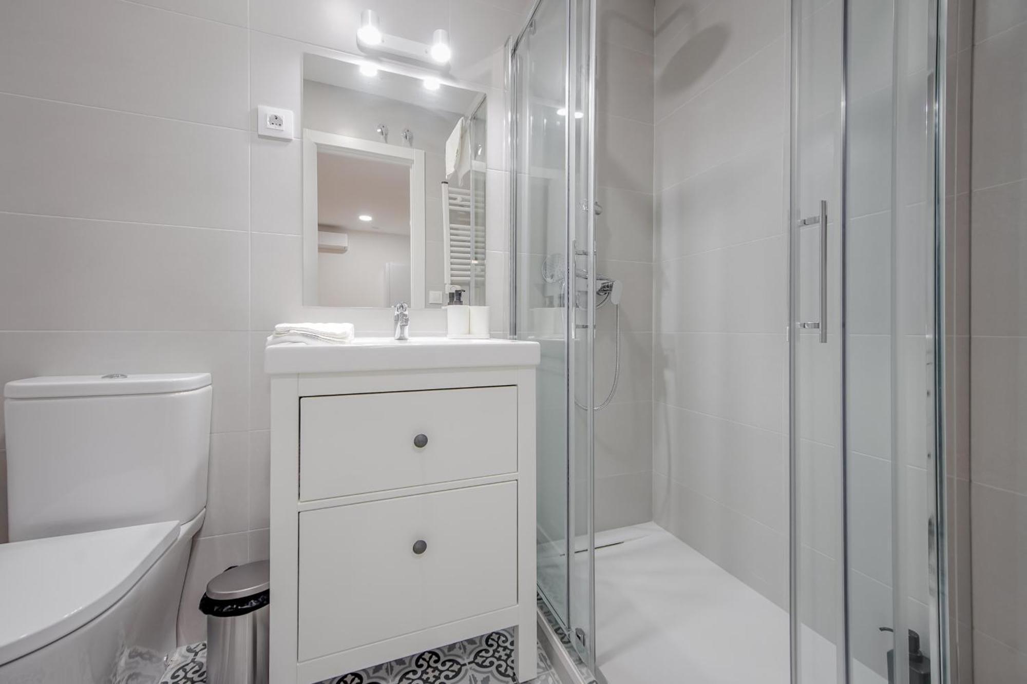 Cozy&New Apartment Para 6Pax En La Plaza De Tirso - Madrid E1 Exteriör bild