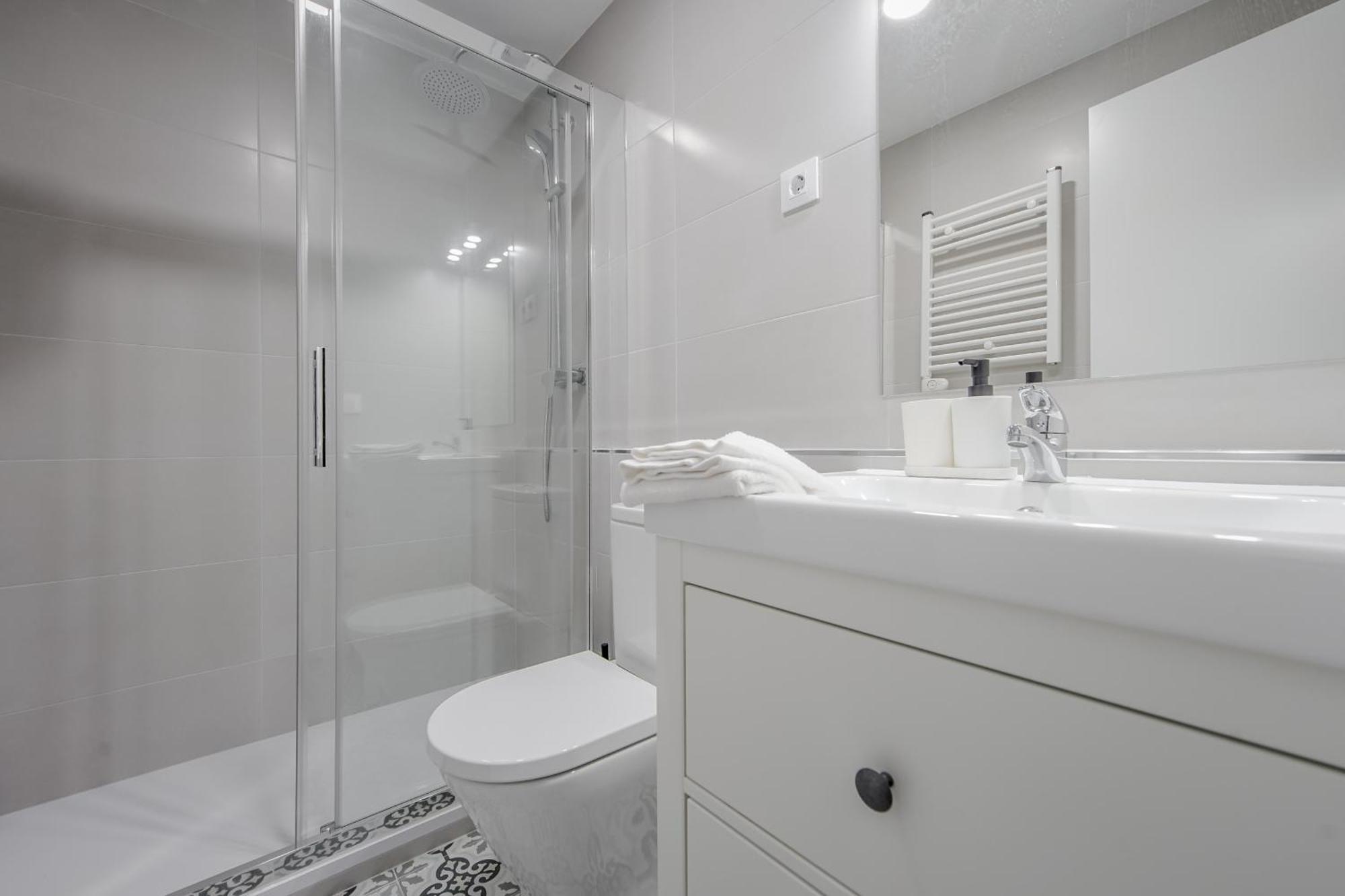 Cozy&New Apartment Para 6Pax En La Plaza De Tirso - Madrid E1 Exteriör bild