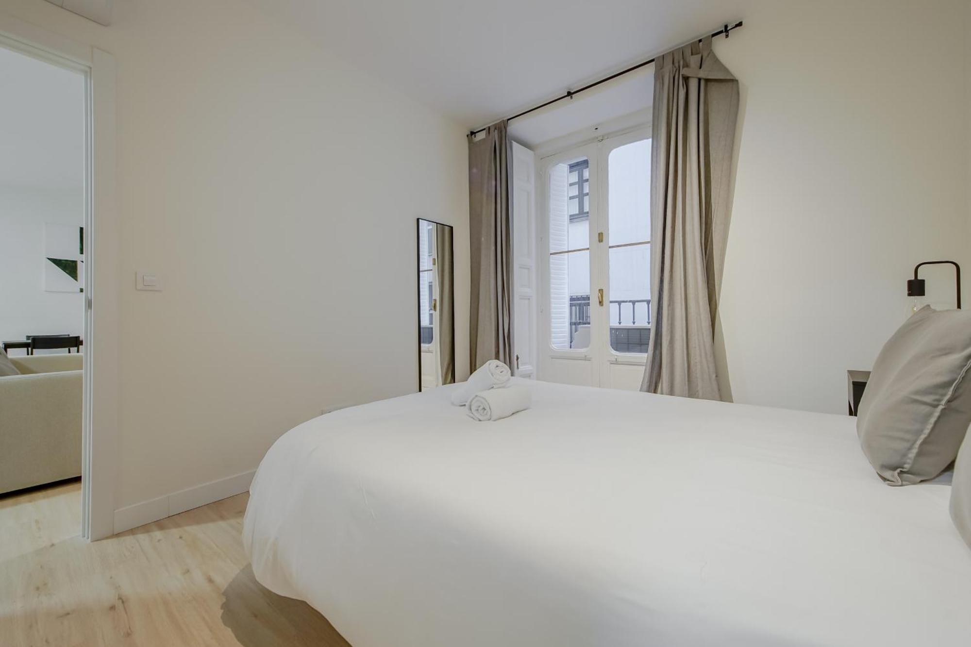 Cozy&New Apartment Para 6Pax En La Plaza De Tirso - Madrid E1 Exteriör bild