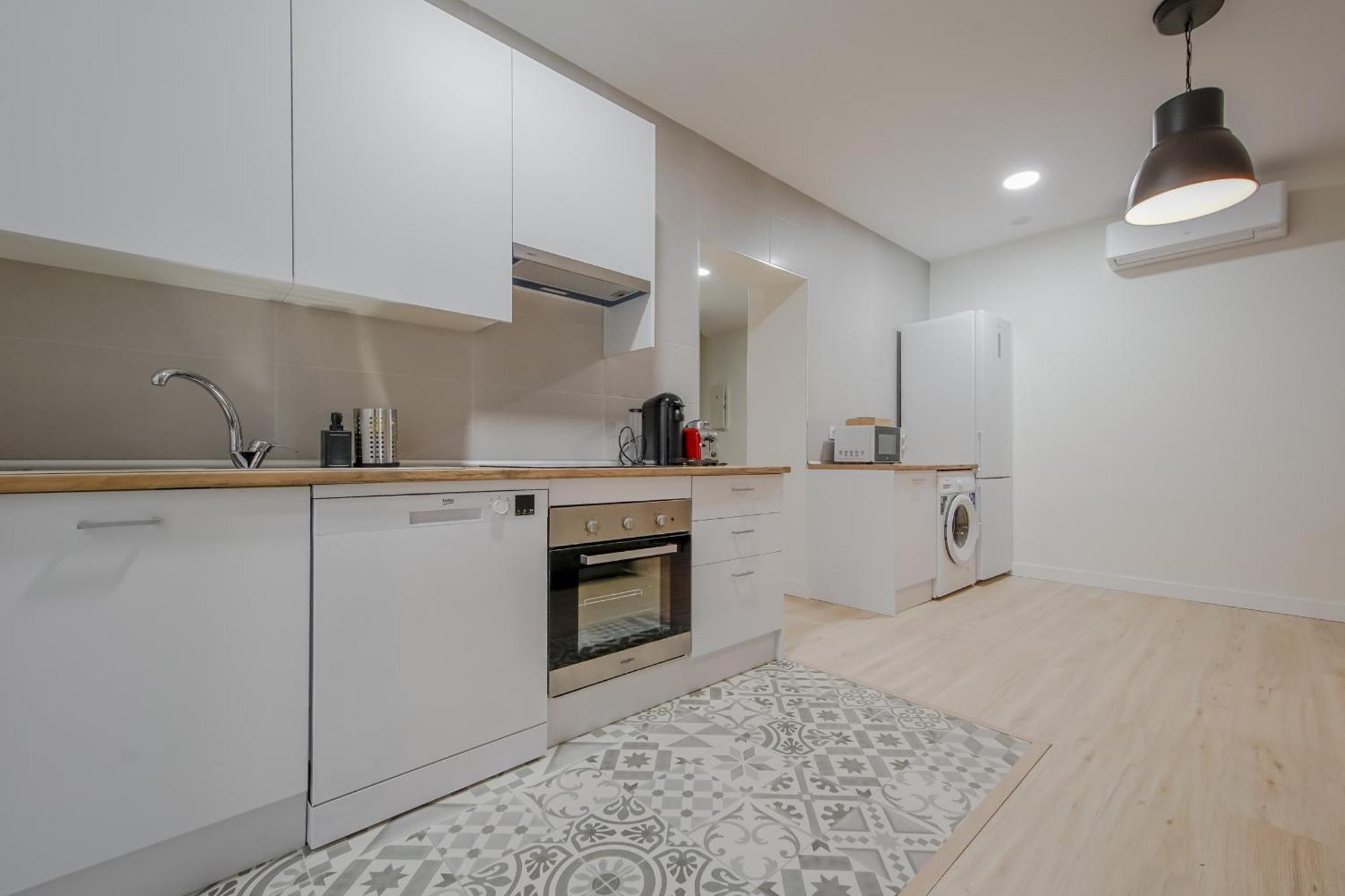 Cozy&New Apartment Para 6Pax En La Plaza De Tirso - Madrid E1 Exteriör bild